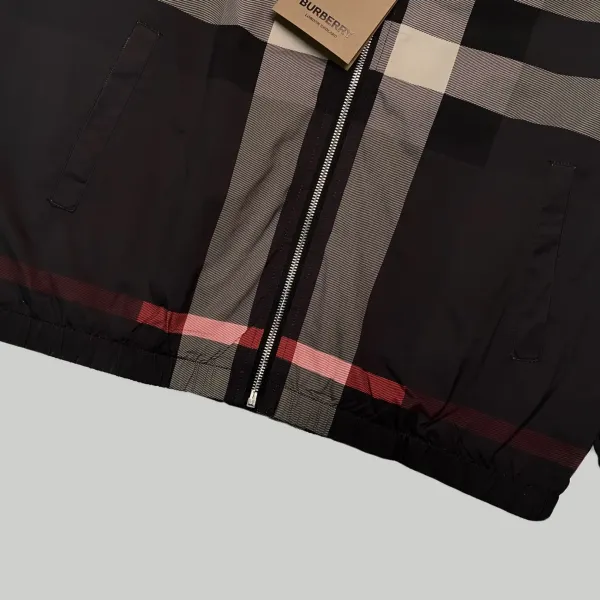 【2026】【BURBERRY 公式旗艦店】バーバリー ジャケット 好評に付き再入荷! 【2026】【BURBERRY 公式旗艦店】バーバリー ジャケット 好評に付き再入荷!