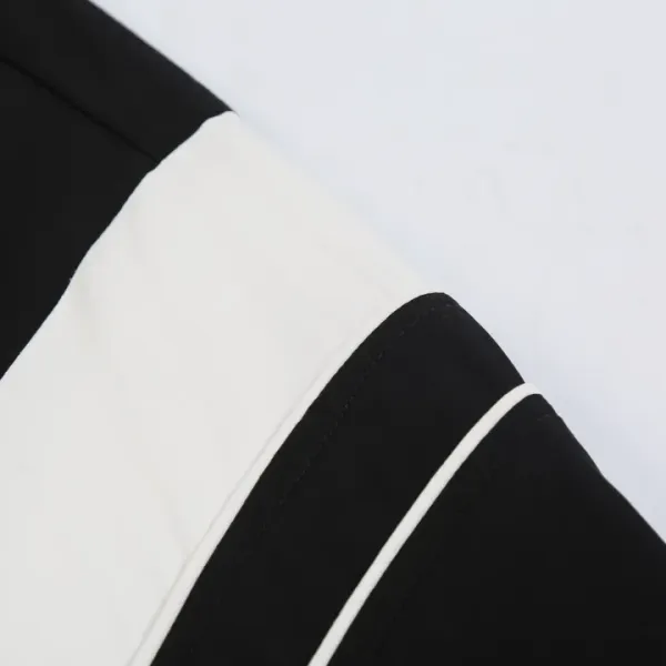 【2026】【BALENCIAGA  公式旗艦店】バレンシアガ   シャツ   ご好評に付き再入荷！