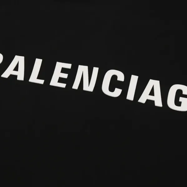 【2026】【BALENCIAGA  公式旗艦店】バレンシアガ   シャツ   ご好評に付き再入荷！