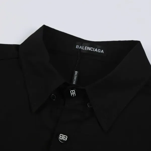 【2026】【BALENCIAGA  公式旗艦店】バレンシアガ   シャツ   ご好評に付き再入荷！