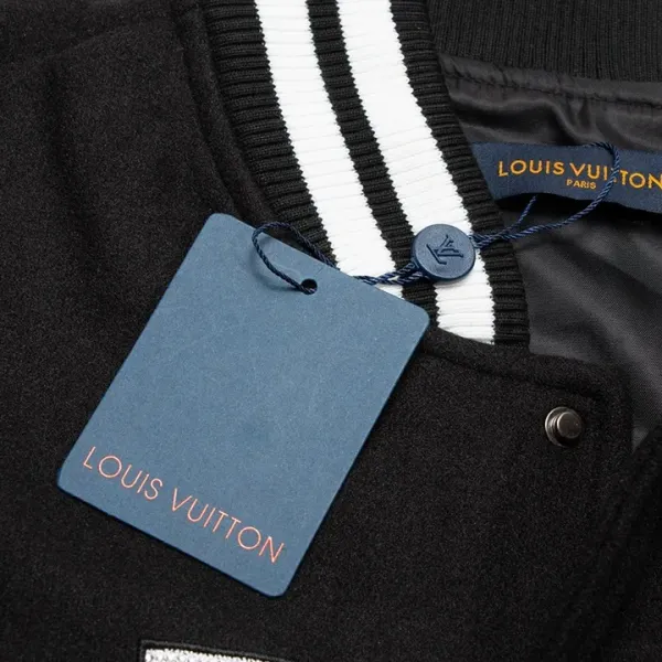 【2026】【LOUIS VUITTON 公式旗艦店】ルイヴィトン 野球着 ジャケット着 好評に付き再入荷! 【2026】【LOUIS VUITTON 公式旗艦店】ルイヴィトン 野球着 ジャケット着 好評に付き再入荷!