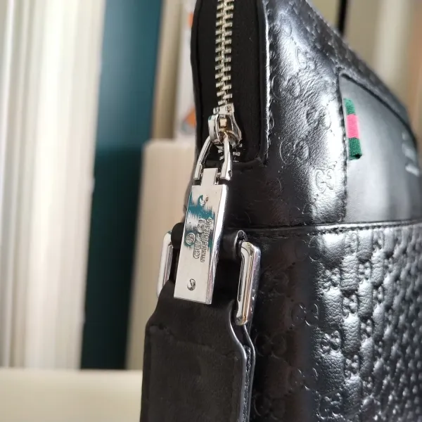 【2026】【GUCCI 公式 旗艦店】グッチ ショルダーバッグ 当日出荷 好評に付き再入荷!26*28*5CM 【2026】【GUCCI 公式 旗艦店】グッチ ショルダーバッグ 当日出荷 好評に付き再入荷!26*28*5CM