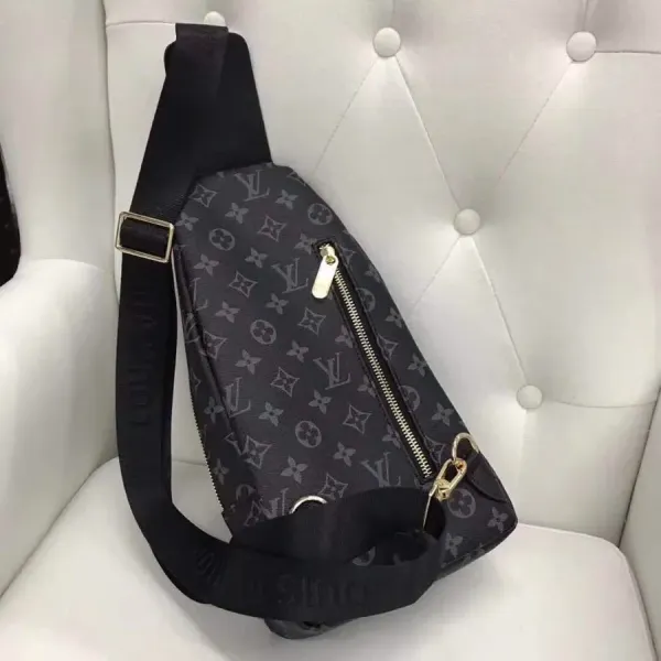 【2026】【LOUIS VUITTON  公式 旗艦店】 ルイヴィトン   胸ポケット当日出荷 好評に付き再入荷！33*18*8CM