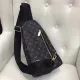 【2026】【LOUIS VUITTON  公式 旗艦店】 ルイヴィトン   胸ポケット当日出荷 好評に付き再入荷！33*18*8CM