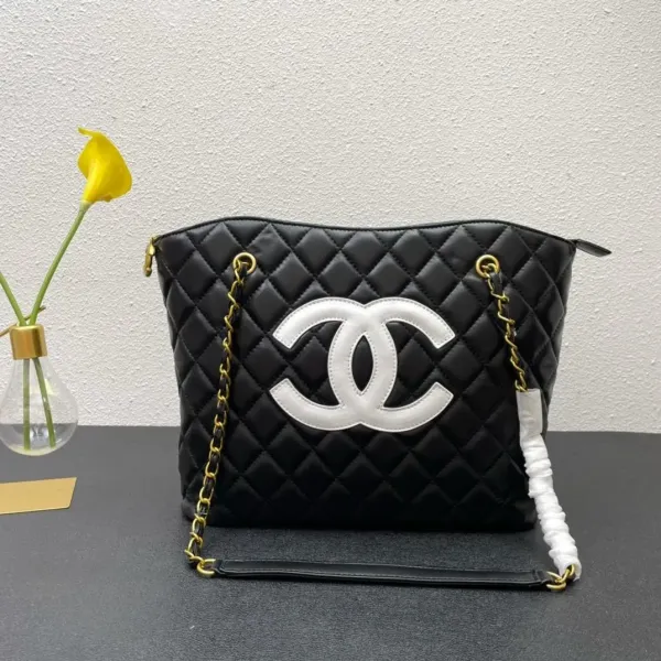 【2026】【CHANEL公式 旗艦店】シャネル ハンドバッグ当日出荷 好評に付き再入荷!32*27*10CM 【2026】【CHANEL公式 旗艦店】シャネル ハンドバッグ当日出荷 好評に付き再入荷!32*27*10CM