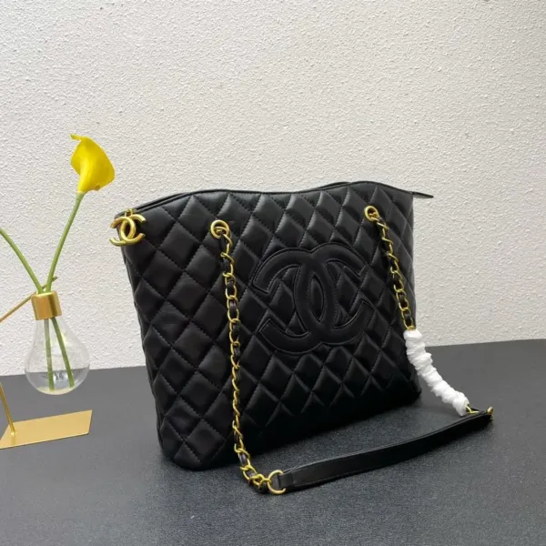 【2026】【CHANEL公式 旗艦店】シャネル ハンドバッグ当日出荷 好評に付き再入荷!32*27*10CM 【2026】【CHANEL公式 旗艦店】シャネル ハンドバッグ当日出荷 好評に付き再入荷!32*27*10CM