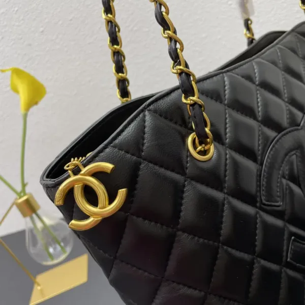 【2026】【CHANEL公式 旗艦店】シャネル ハンドバッグ当日出荷 好評に付き再入荷!32*27*10CM 【2026】【CHANEL公式 旗艦店】シャネル ハンドバッグ当日出荷 好評に付き再入荷!32*27*10CM