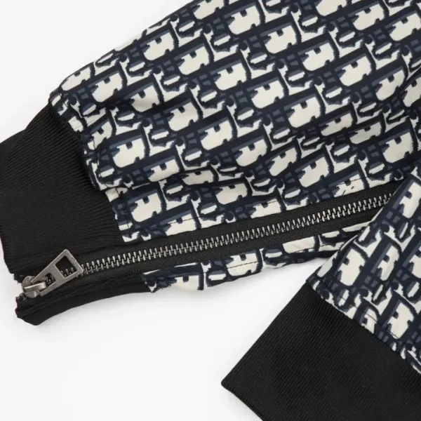 【2026】【DIOR 公式旗艦店】ディオールジャケット 好評に付き再入荷! 【2026】【DIOR 公式旗艦店】ディオールジャケット 好評に付き再入荷!