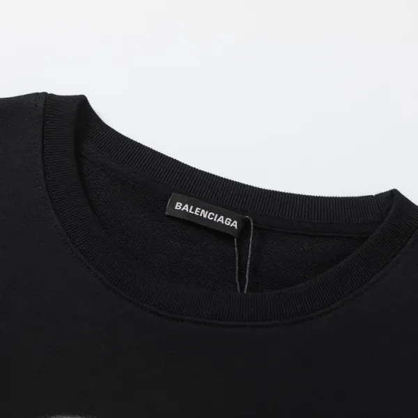 【2026】【BALENCIAGA 公式旗艦店】バレンシアガ 丸首の衛衣 スウェット ご好評に付き再入荷！