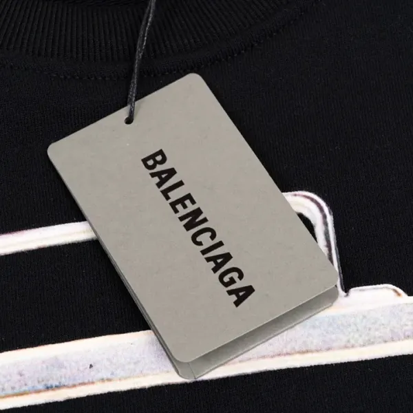 【2026】【BALENCIAGA 公式旗艦店】バレンシアガ 丸首の衛衣 スウェット ご好評に付き再入荷! 【2026】【BALENCIAGA 公式旗艦店】バレンシアガ 丸首の衛衣 スウェット ご好評に付き再入荷!
