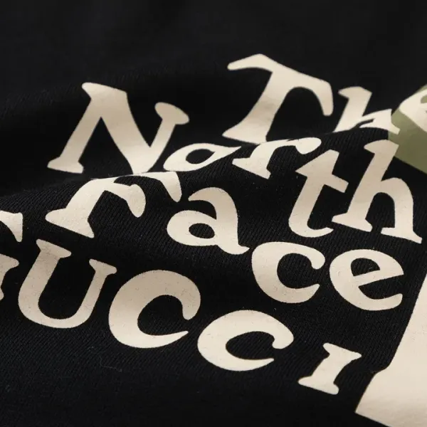 【2026】【GUCCI 公式旗艦店】グッチ 丸首の衛衣 スウェットご好評に付き再入荷! 【2026】【GUCCI 公式旗艦店】グッチ 丸首の衛衣 スウェットご好評に付き再入荷!