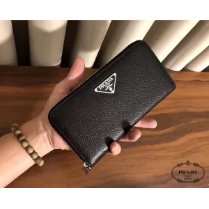 【2026】【PRADA  公式 旗艦店】プラダ  財布当日出荷 好評に付き再入荷！30*22*10CM
