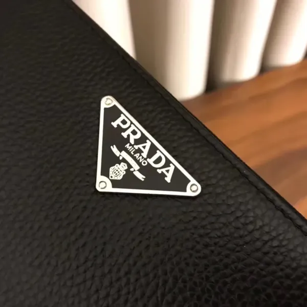 【2026】【PRADA 公式 旗艦店】プラダ 財布当日出荷 好評に付き再入荷!30*22*10CM 【2026】【PRADA 公式 旗艦店】プラダ 財布当日出荷 好評に付き再入荷!30*22*10CM