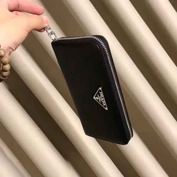 【2026】【PRADA 公式 旗艦店】プラダ 財布当日出荷 好評に付き再入荷!30*22*10CM 【2026】【PRADA 公式 旗艦店】プラダ 財布当日出荷 好評に付き再入荷!30*22*10CM