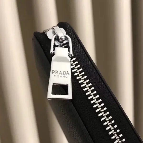 【2026】【PRADA 公式 旗艦店】プラダ 財布当日出荷 好評に付き再入荷!30*22*10CM 【2026】【PRADA 公式 旗艦店】プラダ 財布当日出荷 好評に付き再入荷!30*22*10CM
