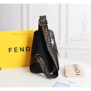 【2026】【FENDI 公式 旗艦店】フェンディ 胸ポケット当日出荷 好評に付き再入荷!19*26*6.5CM 【2026】【FENDI 公式 旗艦店】フェンディ 胸ポケット当日出荷 好評に付き再入荷!19*26*6.5CM