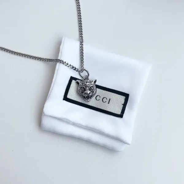 【2026】【GUCCI】ネックレス、新しいネックレス万能シンプルファッションオーナメント 【2026】【GUCCI】ネックレス、新しいネックレス万能シンプルファッションオーナメント