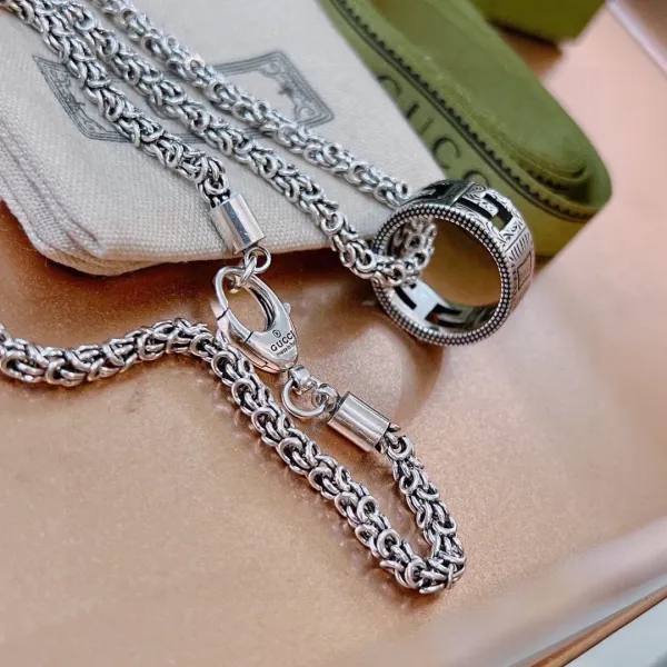 【2026】【GUCCI】ネックレス、新しいネックレス万能シンプルファッションオーナメント 【2026】【GUCCI】ネックレス、新しいネックレス万能シンプルファッションオーナメント