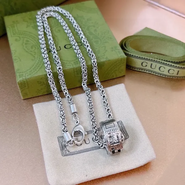 【2026】【GUCCI】ネックレス、新しいネックレス万能シンプルファッションオーナメント 【2026】【GUCCI】ネックレス、新しいネックレス万能シンプルファッションオーナメント