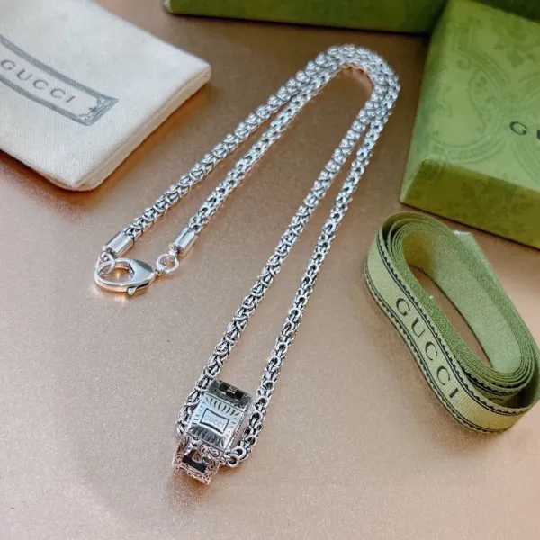 【2026】【GUCCI】ネックレス、新しいネックレス万能シンプルファッションオーナメント 【2026】【GUCCI】ネックレス、新しいネックレス万能シンプルファッションオーナメント