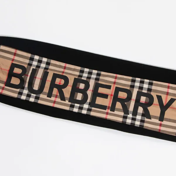 【2026】【BURBERRY 公式旗艦店】バーバリー   ジップパーカー 好評に付き再入荷！