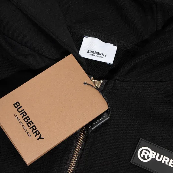 【2026】【BURBERRY 公式旗艦店】バーバリー   ジップパーカー 好評に付き再入荷！