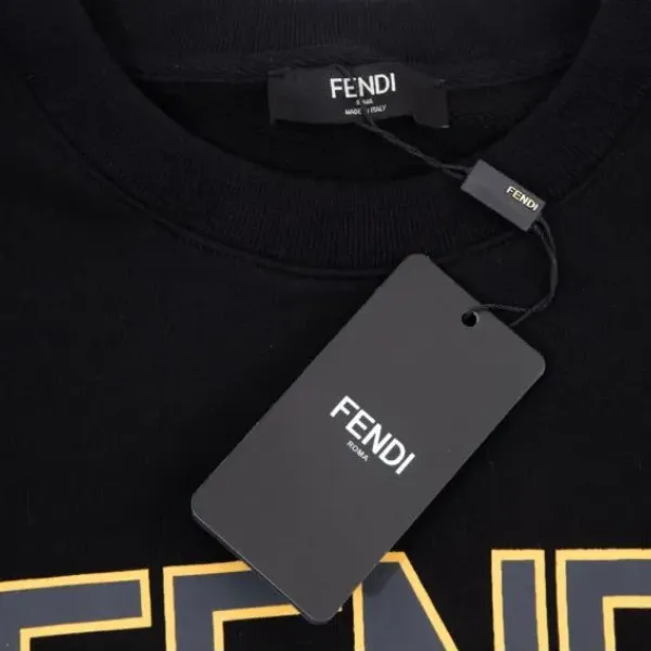 【2026】【FENDI 公式旗艦店】フェンディ丸首の衛衣 スウェット ご好評に付き再入荷! 【2026】【FENDI 公式旗艦店】フェンディ丸首の衛衣 スウェット ご好評に付き再入荷!