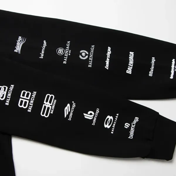 【2026】【BALENCIAGA 公式旗艦店】バレンシアガ パーカー ウェット ご好評に付き再入荷! 【2026】【BALENCIAGA 公式旗艦店】バレンシアガ パーカー ウェット ご好評に付き再入荷!