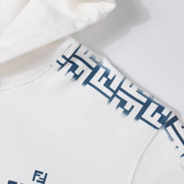 【2026】【FENDI 公式旗艦店】フェンディ パーカー スウェット ご好評に付き再入荷! 【2026】【FENDI 公式旗艦店】フェンディ パーカー スウェット ご好評に付き再入荷!