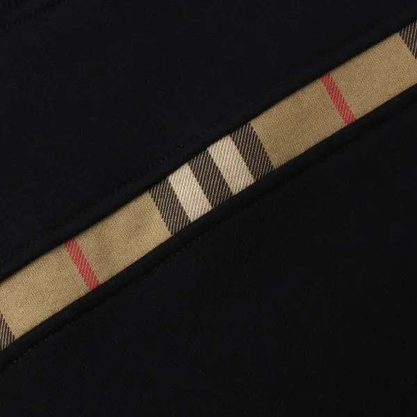【2026】【BURBERRY 公式旗艦店】バーバリー丸首の衛衣 スウェットご好評に付き再入荷! 【2026】【BURBERRY 公式旗艦店】バーバリー丸首の衛衣 スウェットご好評に付き再入荷!