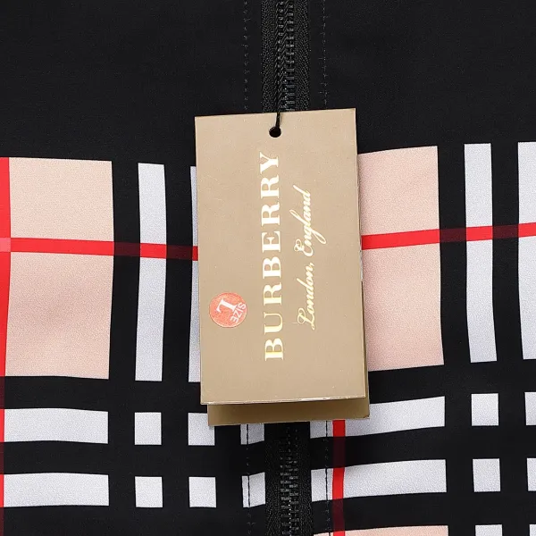 【2026】【BURBERRY 公式旗艦店】バーバリー ジャケット着好評に付き再入荷！