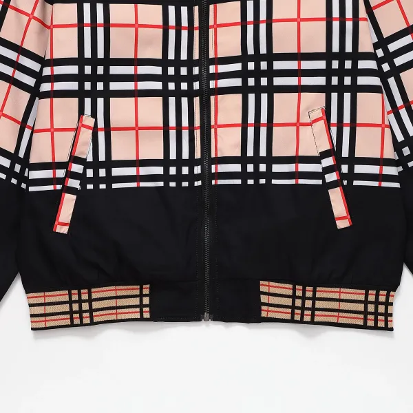 【2026】【BURBERRY 公式旗艦店】バーバリー ジャケット着好評に付き再入荷！