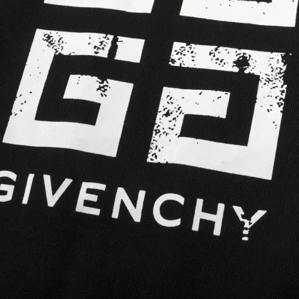【2026】【GIVENCHY  公式旗艦店】ジバンシー 丸首の衛衣 スウェットご好評に付き再入荷！
