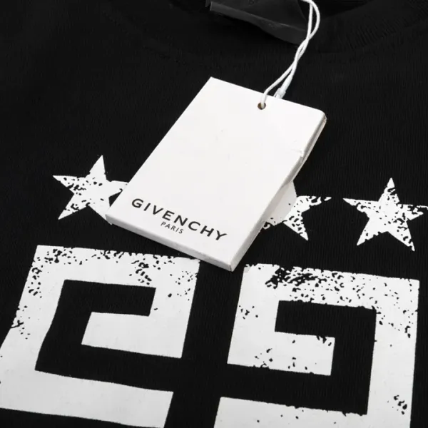 【2026】【GIVENCHY  公式旗艦店】ジバンシー 丸首の衛衣 スウェットご好評に付き再入荷！