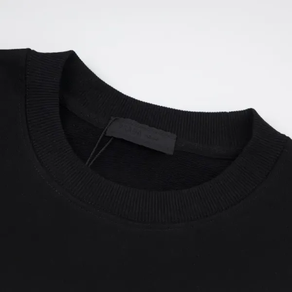 【2026】【PRADA 公式旗艦店】プラダ 丸首の衛衣 スウェットご好評に付き再入荷! 【2026】【PRADA 公式旗艦店】プラダ 丸首の衛衣 スウェットご好評に付き再入荷!