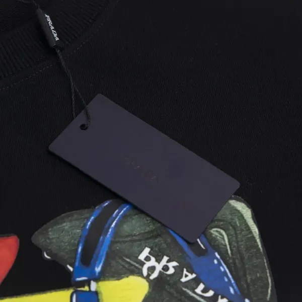 【2026】【PRADA 公式旗艦店】プラダ 丸首の衛衣 スウェットご好評に付き再入荷! 【2026】【PRADA 公式旗艦店】プラダ 丸首の衛衣 スウェットご好評に付き再入荷!
