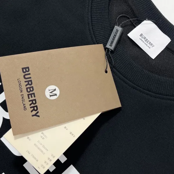 【2026】【BURBERRY 公式旗艦店】バーバリー 丸首の衛衣 スウェットご好評に付き再入荷! 【2026】【BURBERRY 公式旗艦店】バーバリー 丸首の衛衣 スウェットご好評に付き再入荷!