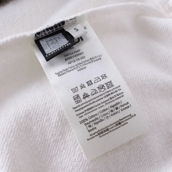 【2026】【FENDI 公式旗艦店】フェンディパーカー スウェット ご好評に付き再入荷! 【2026】【FENDI 公式旗艦店】フェンディパーカー スウェット ご好評に付き再入荷!