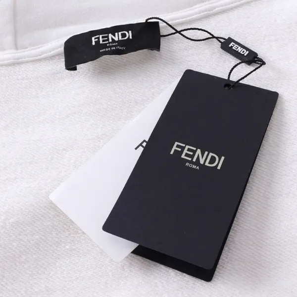 【2026】【FENDI 公式旗艦店】フェンディパーカー スウェット ご好評に付き再入荷! 【2026】【FENDI 公式旗艦店】フェンディパーカー スウェット ご好評に付き再入荷!