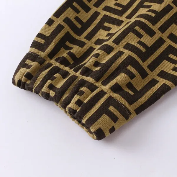 【2026】【FENDI 公式旗艦店】フェンディパーカー スウェット ご好評に付き再入荷! 【2026】【FENDI 公式旗艦店】フェンディパーカー スウェット ご好評に付き再入荷!