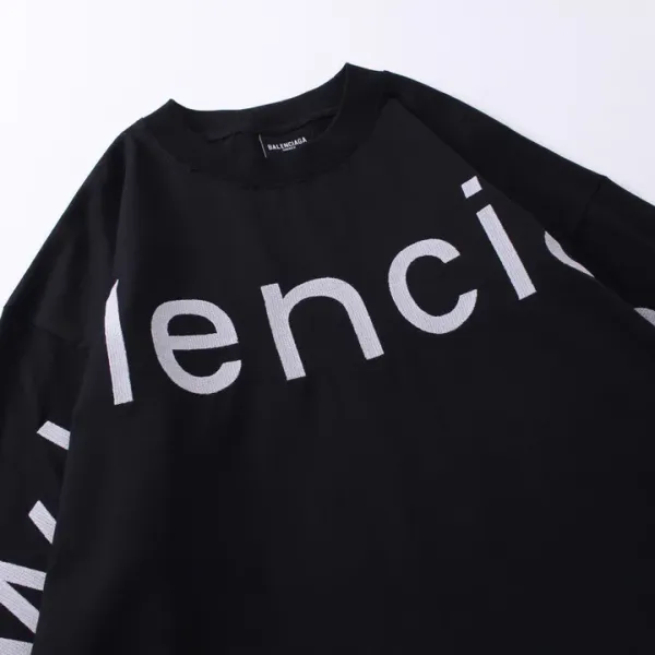 【2026】【BALENCIAGA 公式旗艦店】バレンシアガ 丸首の衛衣スウェット ご好評に付き再入荷! 【2026】【BALENCIAGA 公式旗艦店】バレンシアガ 丸首の衛衣スウェット ご好評に付き再入荷!
