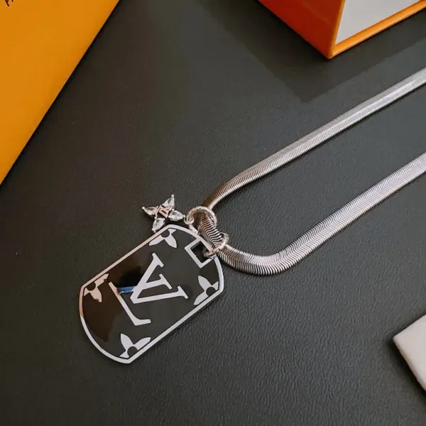 【2026】【LOUIS VUITTON】ネックレス、新しいネックレス万能シンプルファッションオーナメント 【2026】【LOUIS VUITTON】ネックレス、新しいネックレス万能シンプルファッションオーナメント