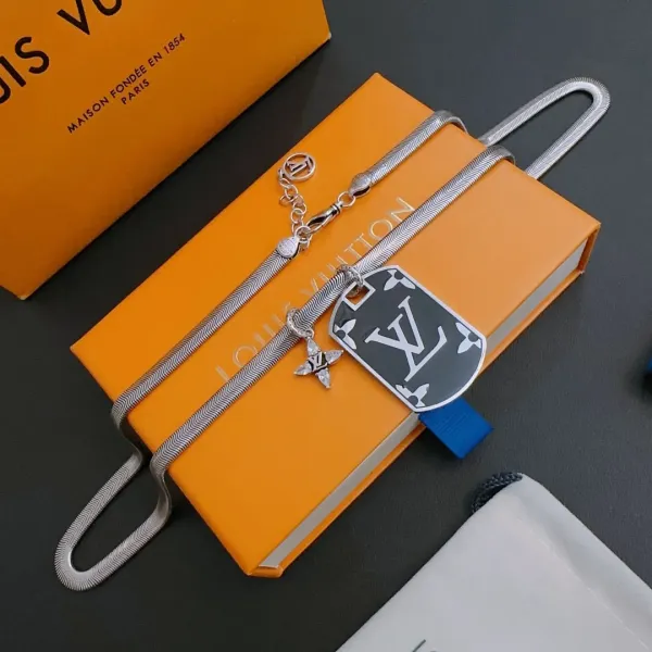 【2026】【LOUIS VUITTON】ネックレス、新しいネックレス万能シンプルファッションオーナメント 【2026】【LOUIS VUITTON】ネックレス、新しいネックレス万能シンプルファッションオーナメント