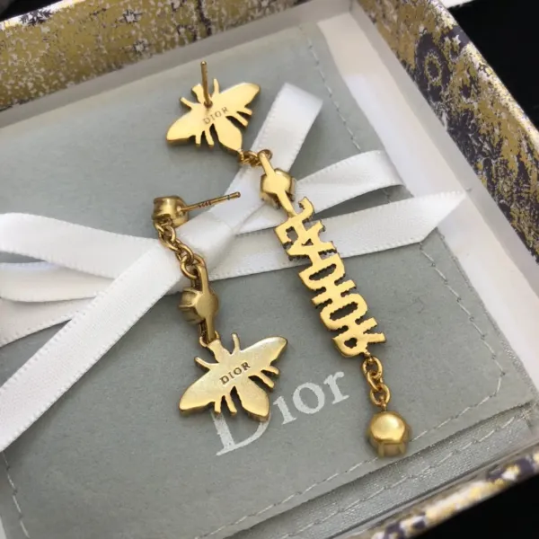 【2026】【DIOR】 ディオール ファッションスタイルのイヤリング 【2026】【DIOR】 ディオール ファッションスタイルのイヤリング
