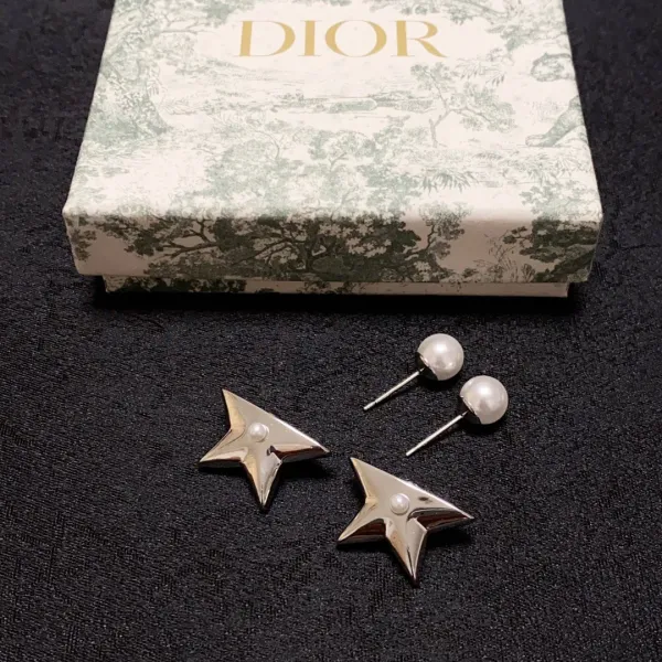 【2026】【DIOR】 ディオール ファッションスタイルのイヤリング 【2026】【DIOR】 ディオール ファッションスタイルのイヤリング