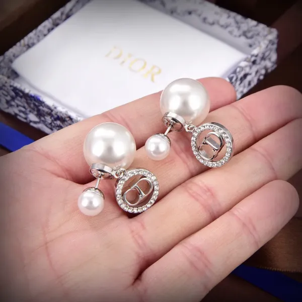 【2026】【DIOR】 ディオール ファッションスタイルのイヤリング 【2026】【DIOR】 ディオール ファッションスタイルのイヤリング