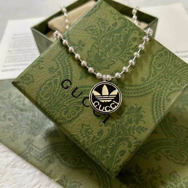 【2026】【GUCCI】ネックレス、新しいネックレス万能シンプルファッションオーナメント 【2026】【GUCCI】ネックレス、新しいネックレス万能シンプルファッションオーナメント