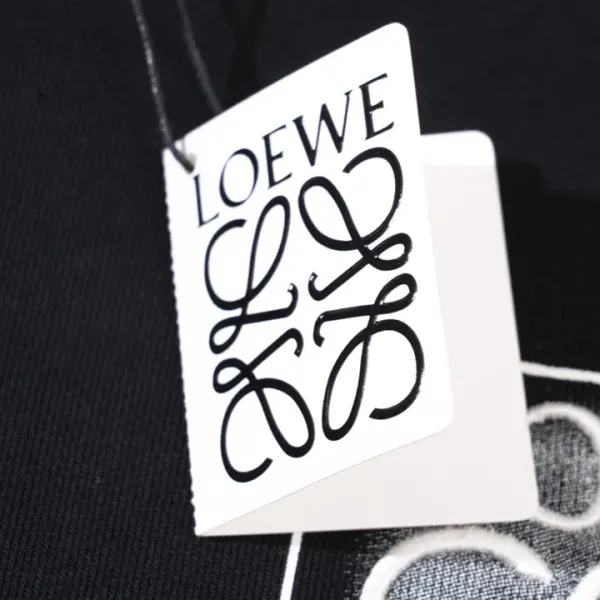 【2026】【LOEWE 公式旗艦店】ロエベ 丸首の衛衣 ご好評に付き再入荷! 【2026】【LOEWE 公式旗艦店】ロエベ 丸首の衛衣 ご好評に付き再入荷!