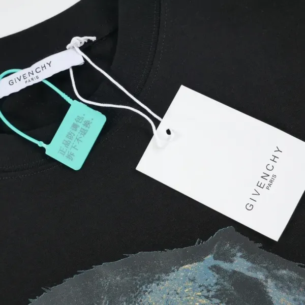 【2026】【GIVENCHY 公式旗艦店】ジバンシー Tシャツ ご好評に付き再入荷! 【2026】【GIVENCHY 公式旗艦店】ジバンシー Tシャツ ご好評に付き再入荷!