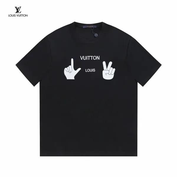 【2026】【LOUIS VUITTON 公式旗艦店】 ルイヴィトン Tシャツ ご好評に付き再入荷! 【2026】【LOUIS VUITTON 公式旗艦店】 ルイヴィトン Tシャツ ご好評に付き再入荷!